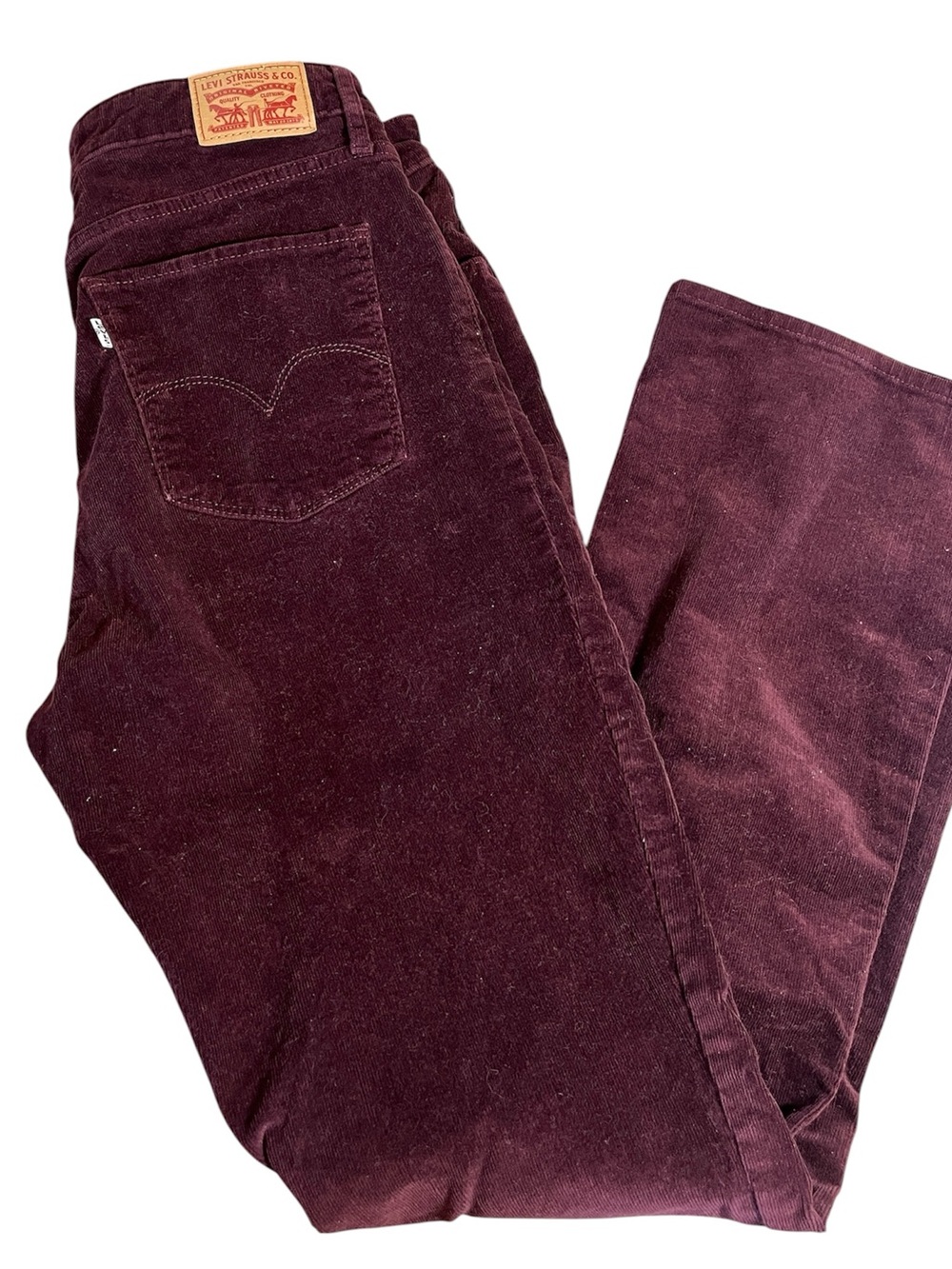 Levi's 725 High-Rise Bootcut Corduroy Pants in Wine. Stretch 
Size 30